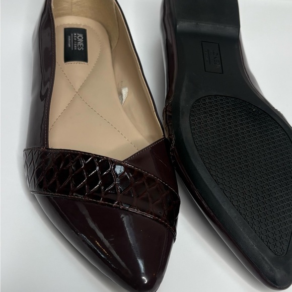 Jones New York Burgundy Patent Flats – Size 7.5 - Picture 2 of 3